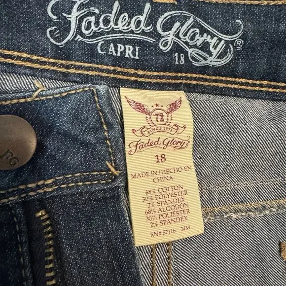 Women's Faded Glory Size 18 Capri Blue Jeans Denim Pants Vacation Travel - Picture 3 of 7
